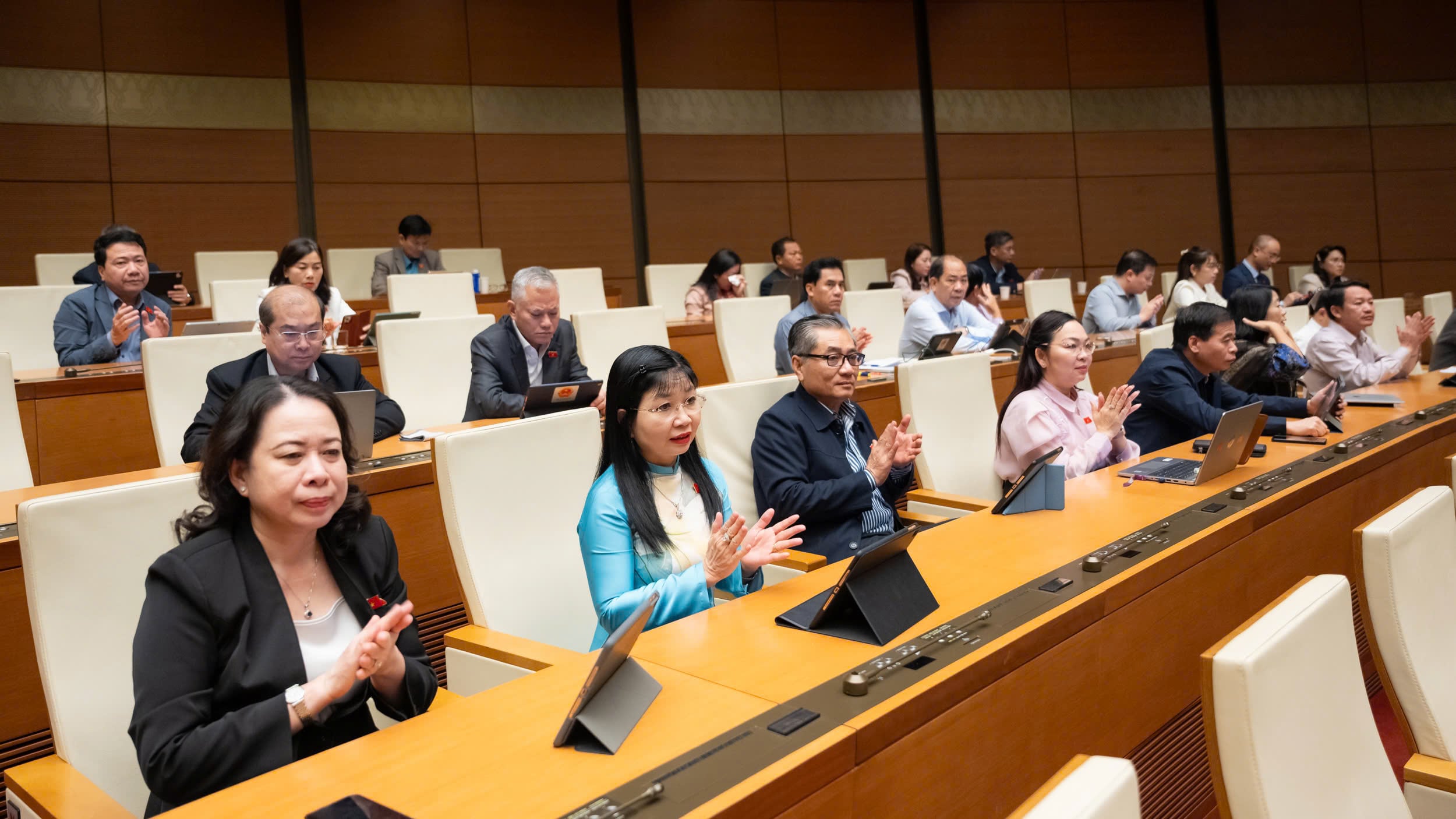 Quốc hội thông qua Luật Quản lý thuế (sửa đổi)