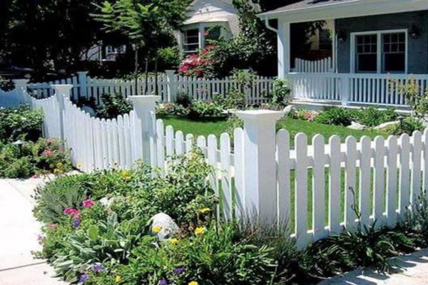 Những mẫu hàng rào gỗ đẹp năm 2025