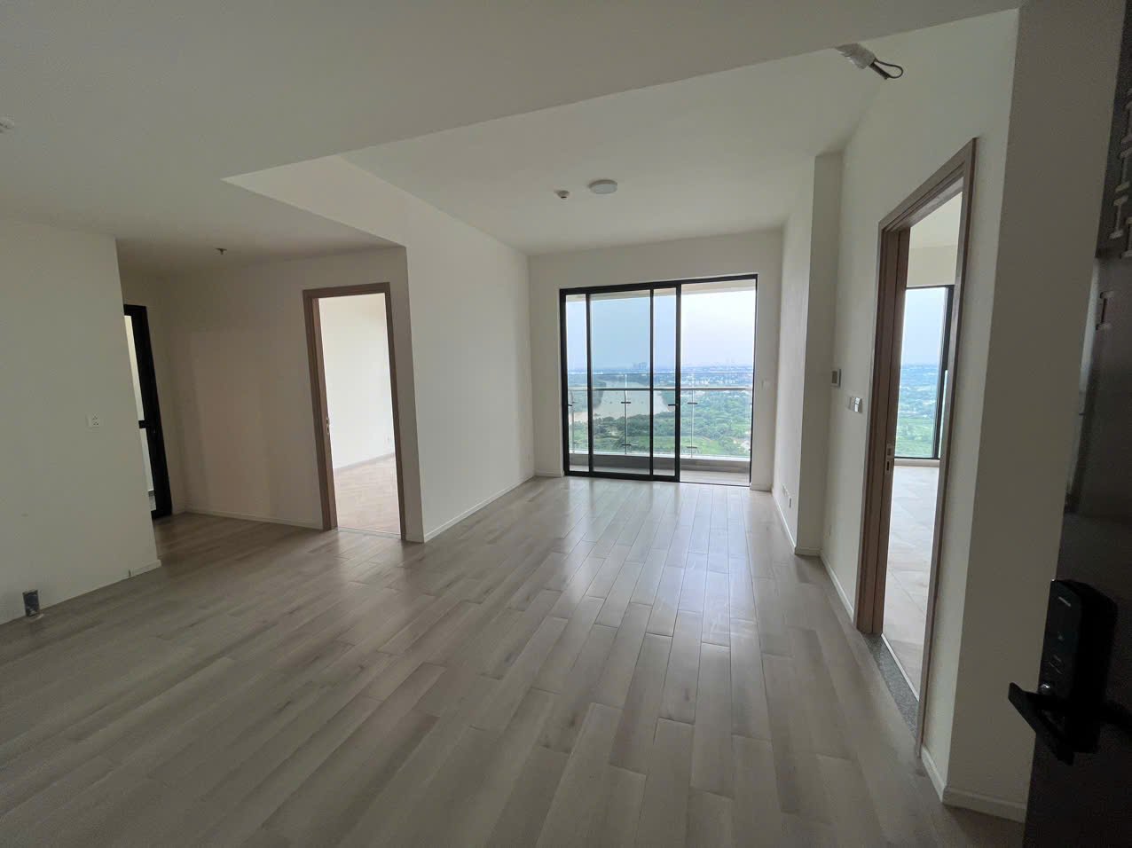 Bán căn hộ 2PN Lumiere Boulevard, 74m2, giá 4,5 tỷ nhà mới ký CĐT