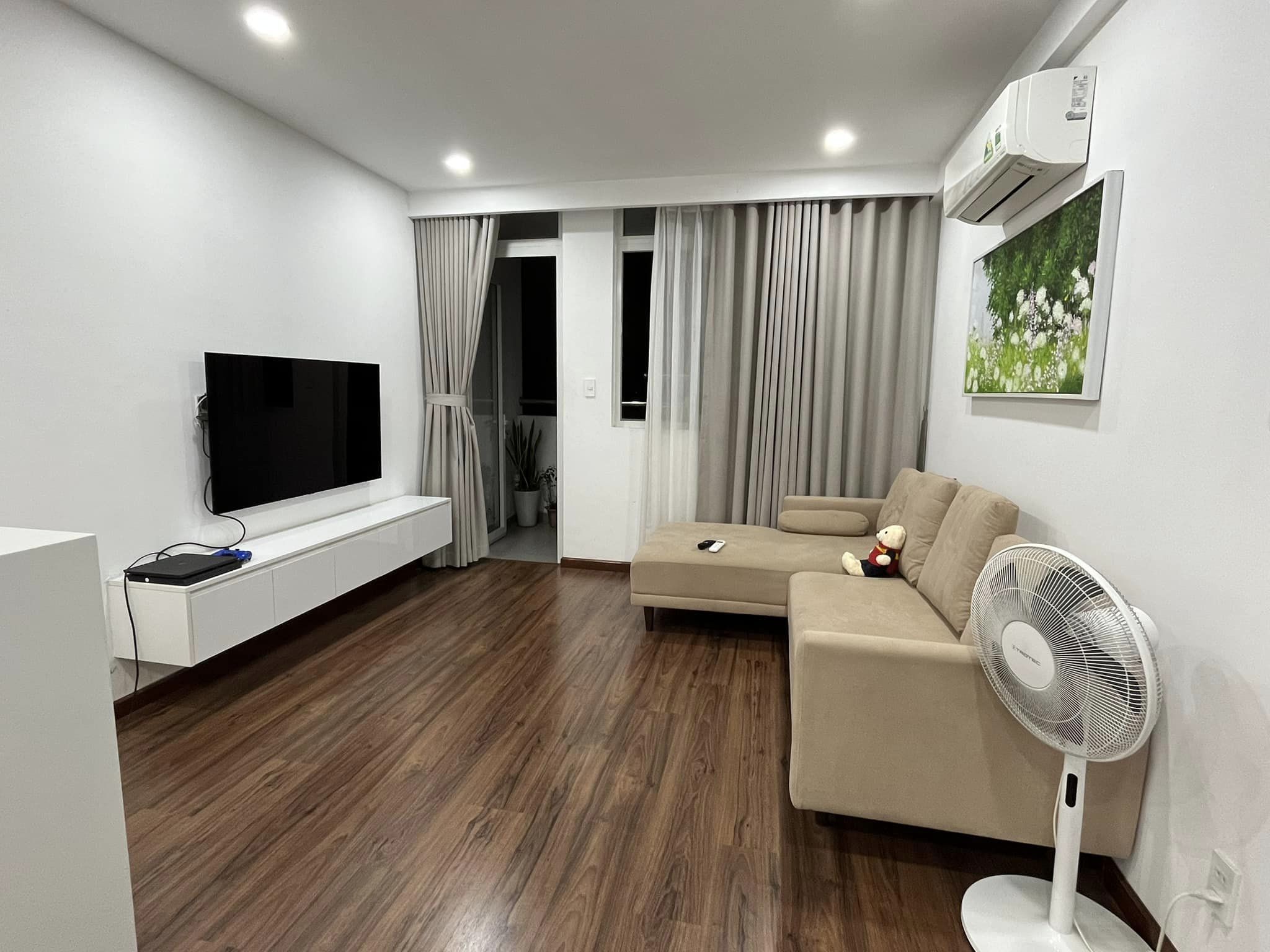 Chính chủ bán chung cư Screc Trường Sa, Q3, dt 55m2 1P, 1WC, giá 3,5 tỷ