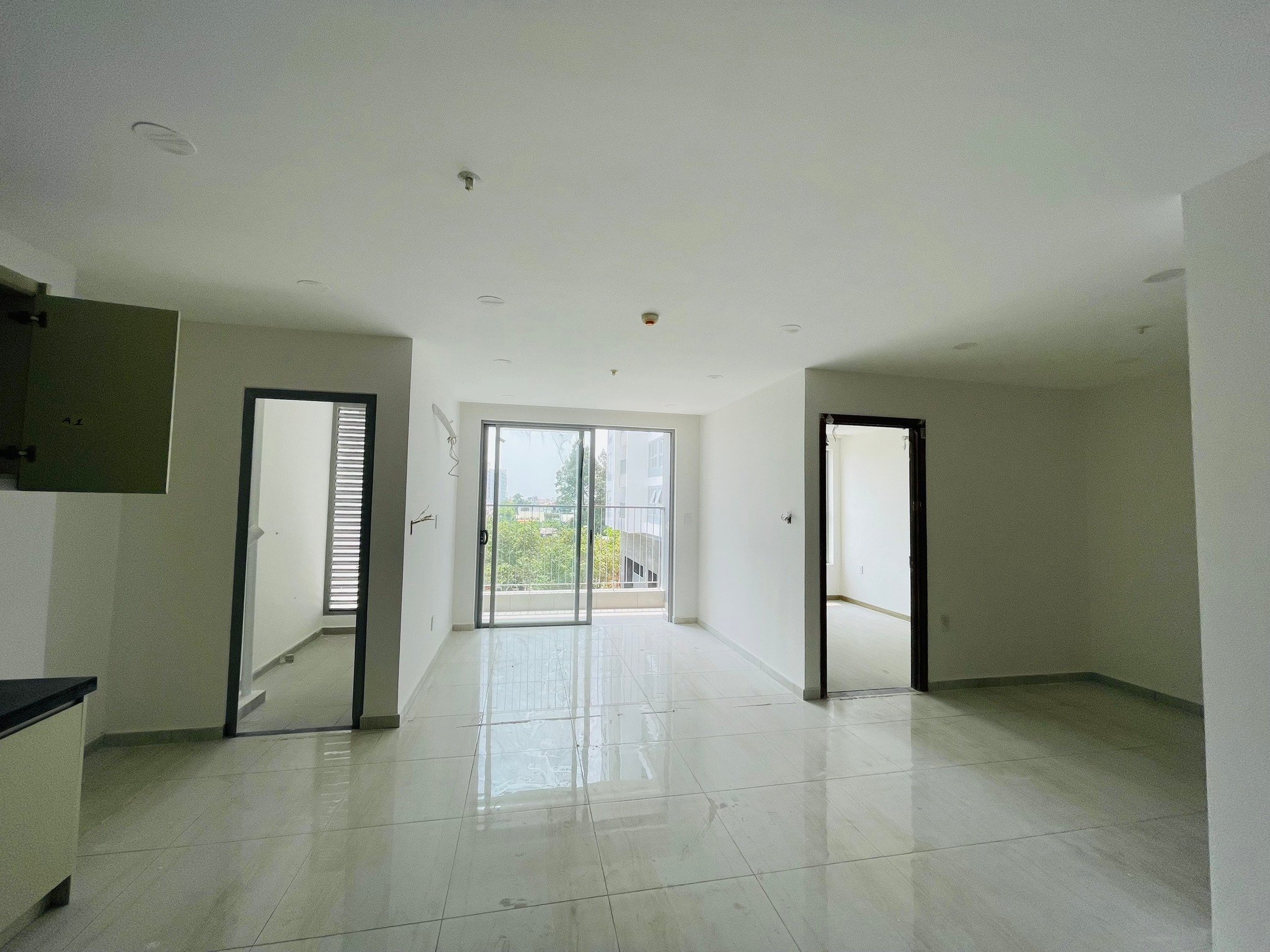 Bán căn hộ Happy One Central Bình Dương 2PN 2WC tầng 19, nhà mới 100%, sổ hồng sẵn, giá 2,55 tỷ