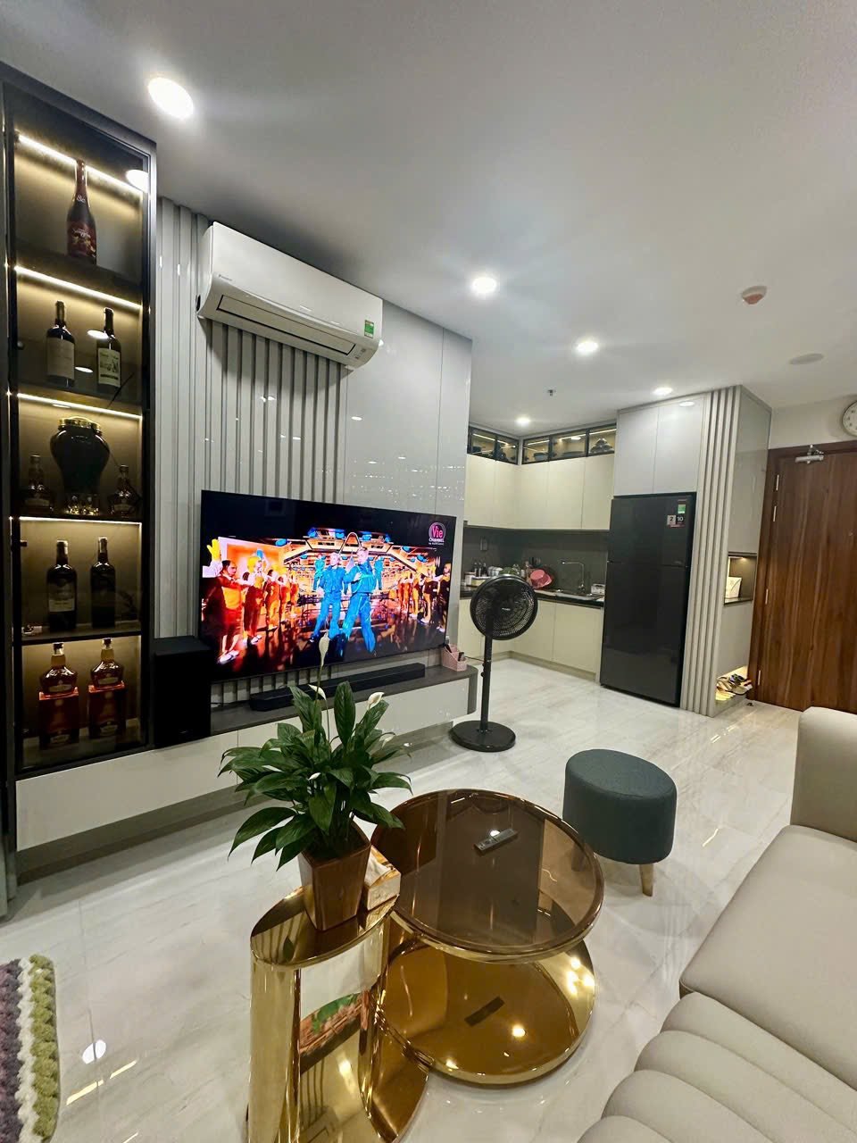 Bán căn hộ 2PN 2WC Happy One Central đã có sổ, tặng nội thất 200 triệu, 70m2, giá 2,49 tỷ