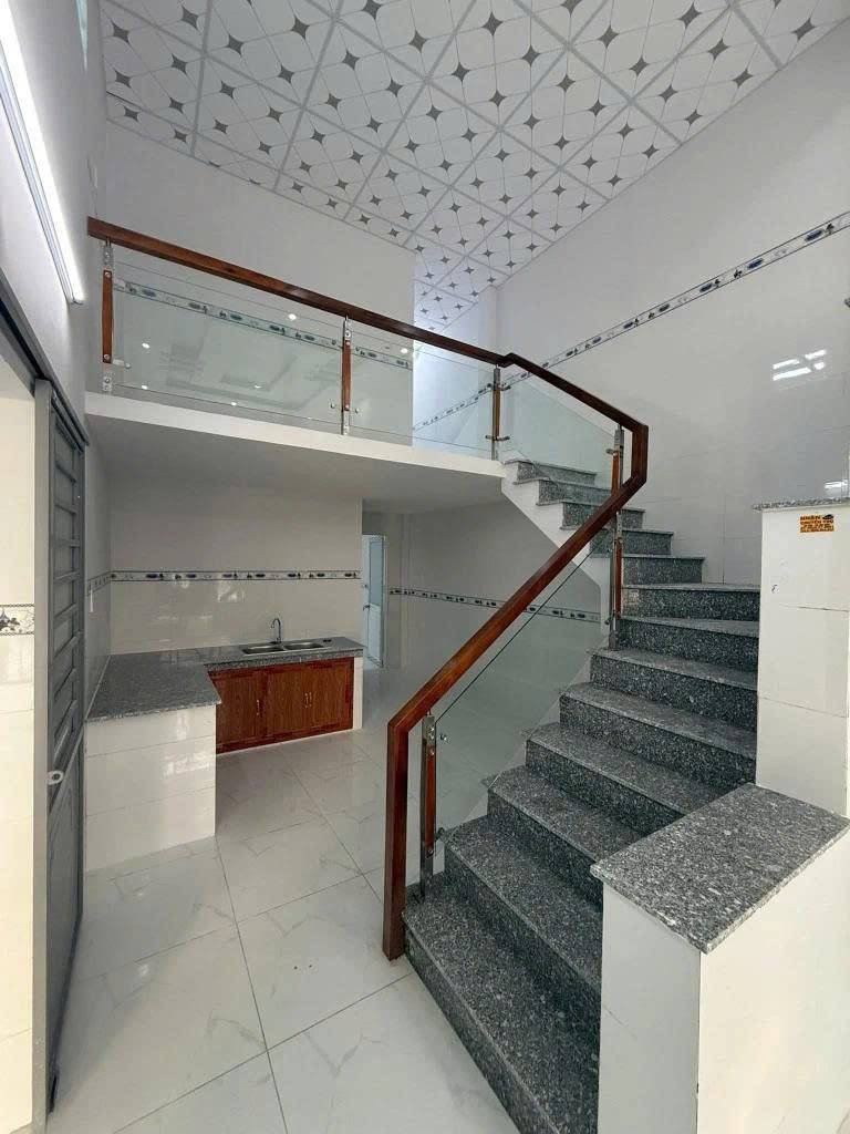 BÁN DÃY TRỌ BẾN CÁT, SÁT CHỢ MỸ PHƯỚC, GẦN KCN, 300M2 DÒNG TIỀN ỔN ĐỊNH, GIÁ 980 TRIỆU