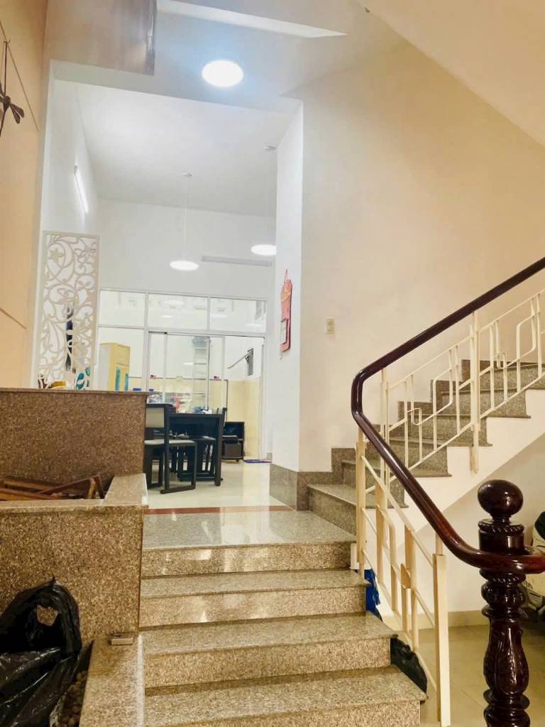 BÁN NHÀ MẶT TIỀN GÒ VẤP, NGỘP BANK, HIẾM, CHÍNH CHỦ LÂU ĐỜI, 6PN, DT 110M2, GIÁ 15,5 TỶ TL