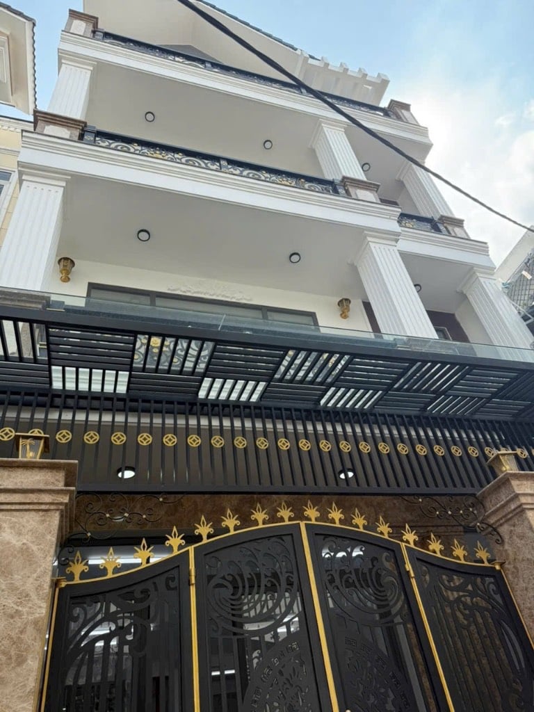 1/ đường Lương Thế Vinh , hẻm 6m , nhà sát mặt tiền , diện tích : 7m * 18m , 1 trệt 3 lầu + ST