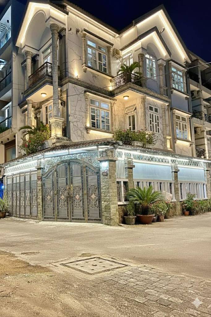 Bán biệt thự góc Quang Trung, Gò Vấp, ngang 8.3m, đường xe tải, dòng tiền 70tr/th