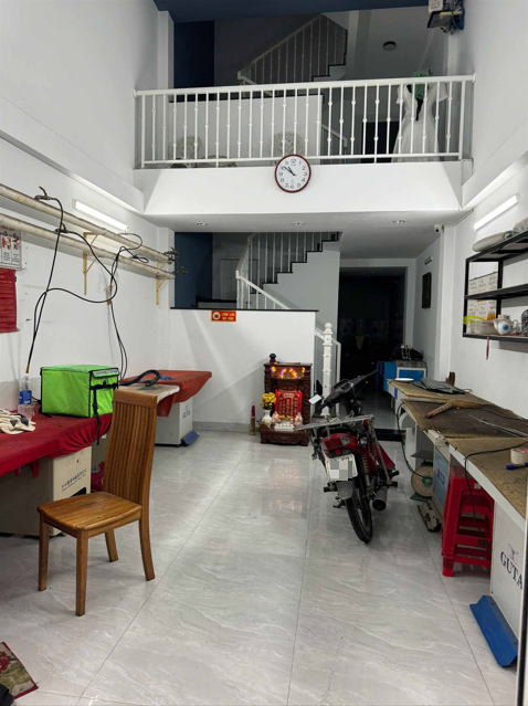 Bán nhà đường Tạ Quang Bửu, gần Aeon Quận 8, hẻm nội bộ, nhà đẹp hoàn công đủ