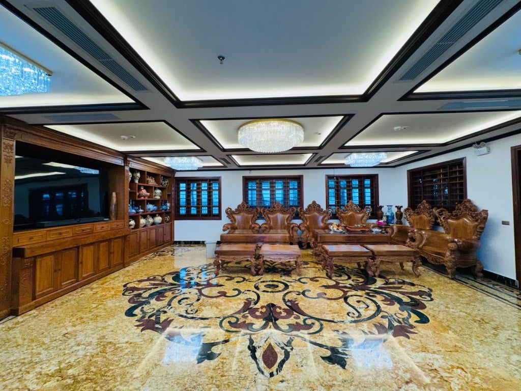 Siêu phẩm, bán toà khách sạn Nguyễn Hoàng, 10 tầng lô góc 750m2, vừa ở vừa kinh doanh, giá 990 tỷ