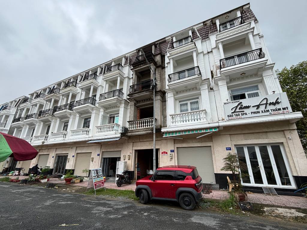 BÁN SHOPHOUSE NGÔ QUYỀN, VĨNH LONG, 1 TRỆT 3 LẦU, MẶT TIỀN CHỢ BÁCH TỔNG HỢP, CHỢ CÁI VỒN