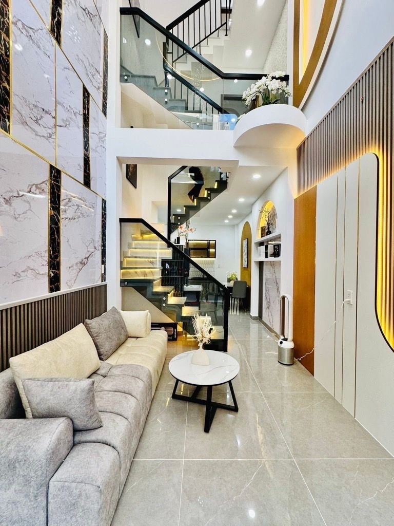 Bán nhà Tân Bình gần sân bay, ô tô nhỏ tới nhà, 3 tầng 3 phòng ngủ, tặng full