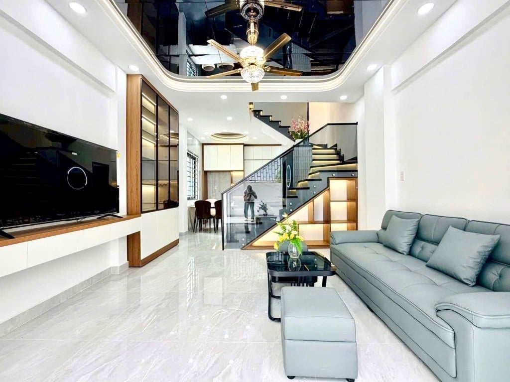 4.2x11m, Bán nhà 2 TẦNG, HXH, 1/ NGUYỄN VĂN NGHI, P5 GÒ VẤP, 5 TỶ 5