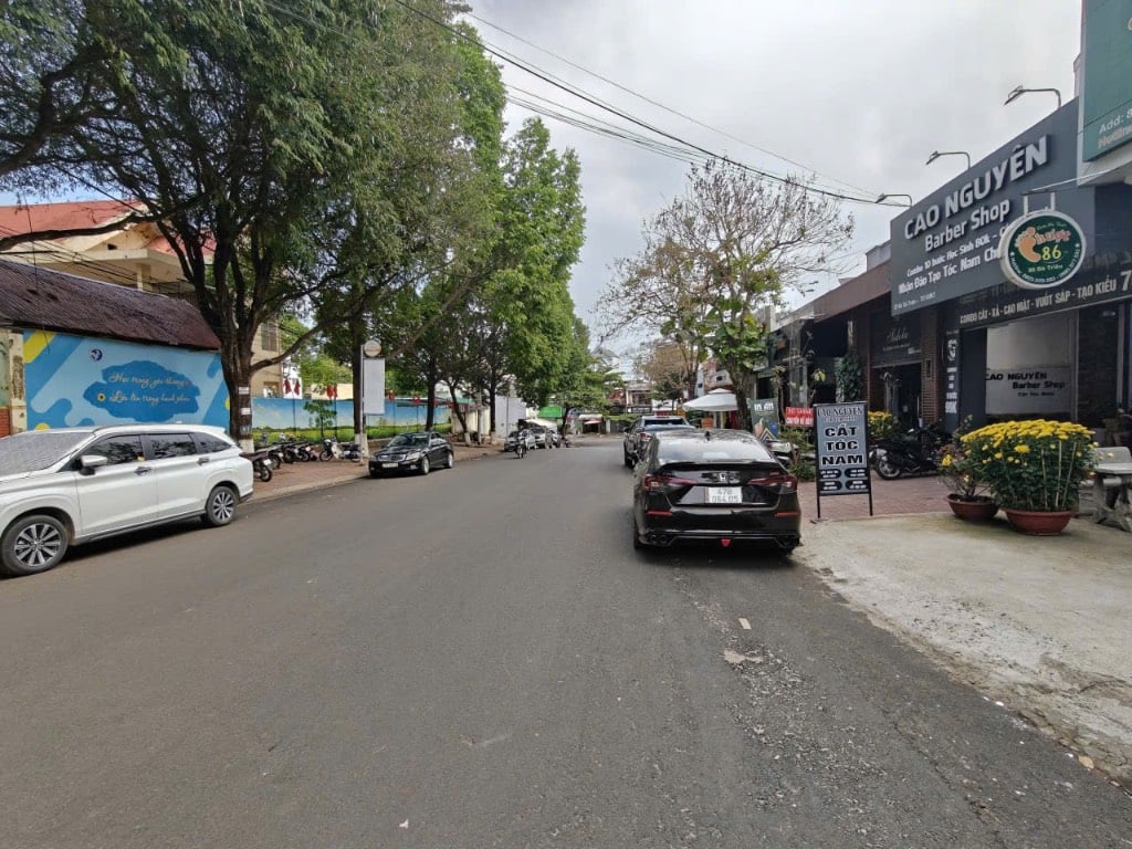 BÁN NHÀ MẶT TIỀN ĐƯỜNG BÀ TRIỆU