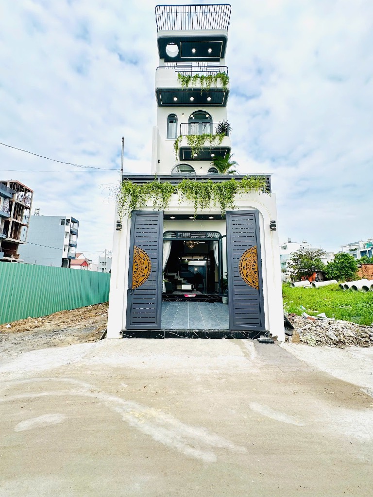 4 x 19 nhaf 3 lầu full nội thất Q12