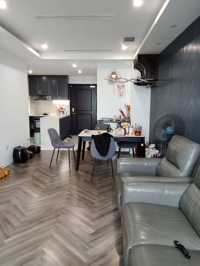 CHO THUÊ CĂN HỘ HC GOLDEN CITY, 319 HỒNG TIẾN, DT 87M2 FULL NỘI THẤT CAO CẤP, 17TR/THÁNG