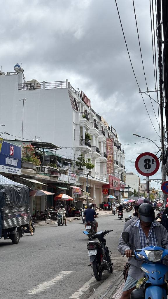 BÁN NHÀ NGÔ QUYỀN, GÓC 2 MẶT TIỀN TRỰC DIỆN CHỢ CÁI VỒN, VĨNH LONG