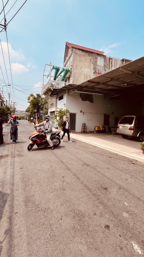 CCG - HXH - 1/ ĐƯỜNG 12 TRƯỜNG THẠNH Q9, KHU DÂN TRÍ, DT. 4m x 13m, XDTD, CHỈ 3,3 TỶ CÒN TL.