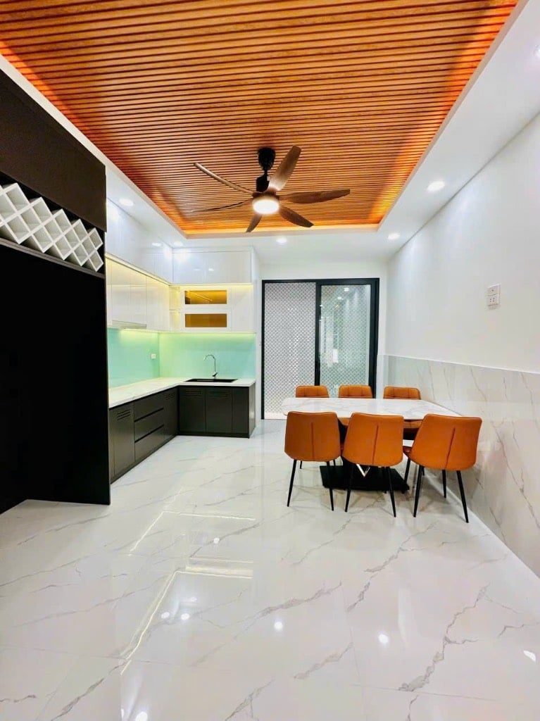 Giá tốt nhất: Bán nhà riêng tại Hiệp Bình Chánh, 2 tỷ 500, 56,8 m2, gần KDT Vạn Phúc. SHR.