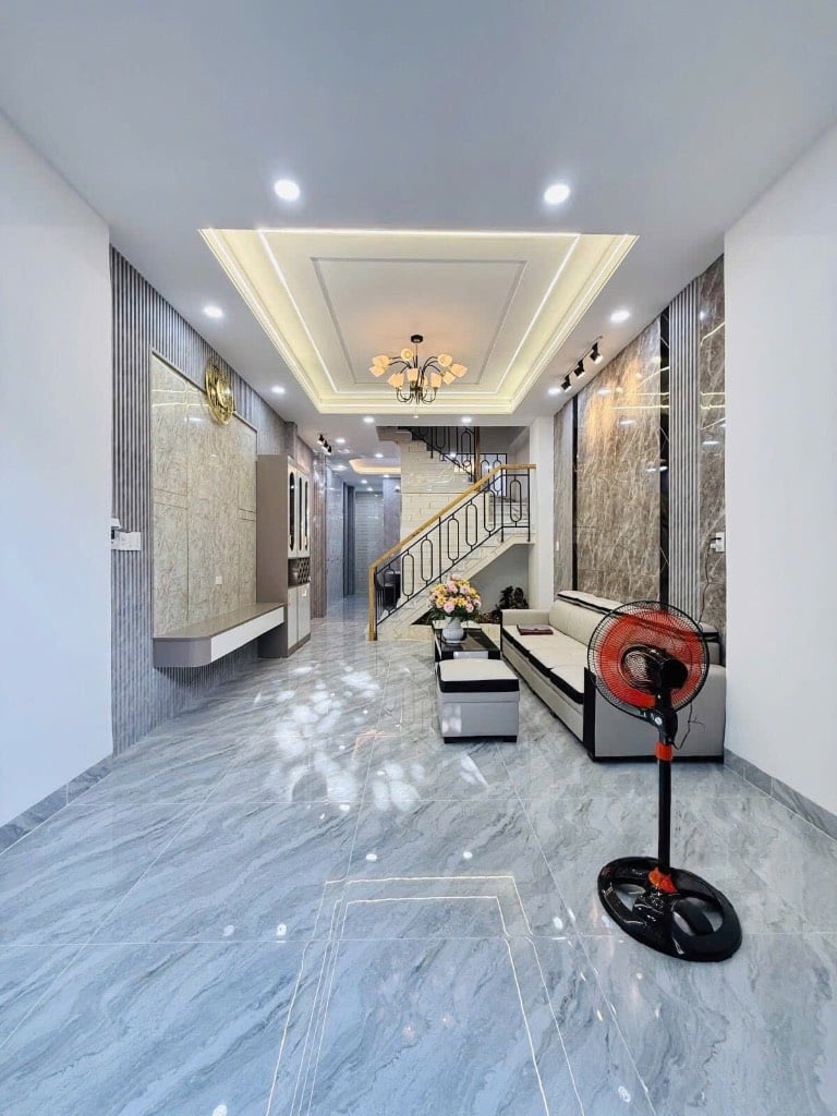 ĐỊNH CƯ NƯỚC NGOÀI, CẦN BÁN GẤP NHÀ DT 52M2, 990TR, QL13, HIỆP BÌNH PHƯỚC, THỦ ĐỨC, SHR, GẦN CHỢ.