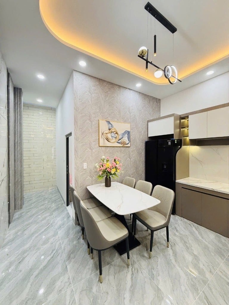 ĐỊNH CƯ NƯỚC NGOÀI, CẦN BÁN GẤP NHÀ DT 52M2, 990TR, QL13, HIỆP BÌNH PHƯỚC, THỦ ĐỨC, SHR, GẦN CHỢ.