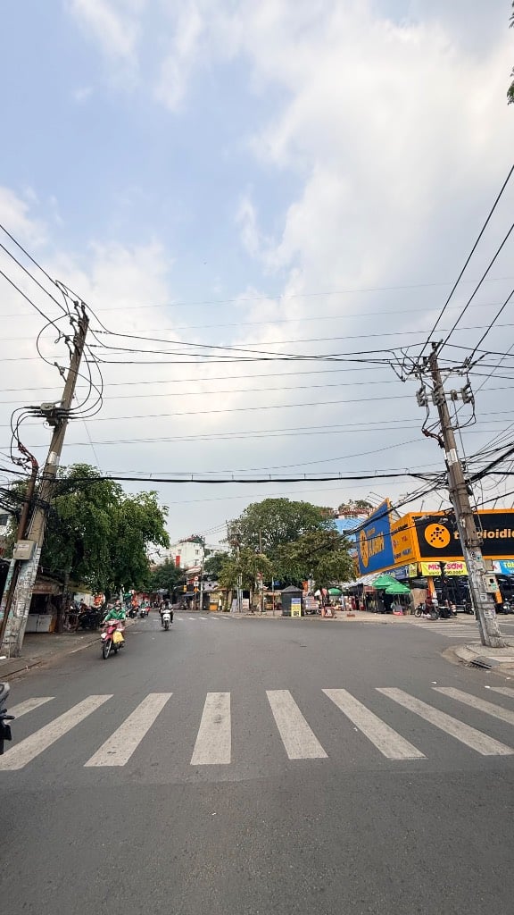 Nhà Hẻm xe hơi Đường Tỉnh Lộ 10, khu Tên Lửa, 78m2 ( 5.9 x 15 ) 3 Tầng 3PN