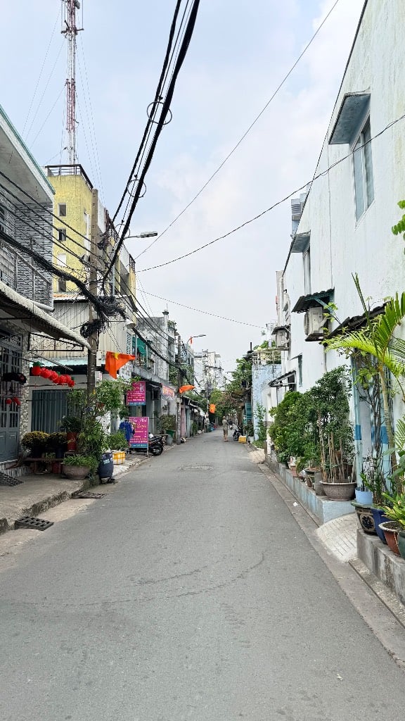 Nhà Hẻm xe hơi Đường Tỉnh Lộ 10, khu Tên Lửa, 78m2 ( 5.9 x 15 ) 3 Tầng 3PN