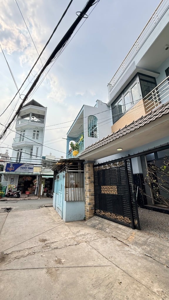 Nhà Hẻm xe hơi Đường Tỉnh Lộ 10, khu Tên Lửa, 78m2 ( 5.9 x 15 ) 3 Tầng 3PN