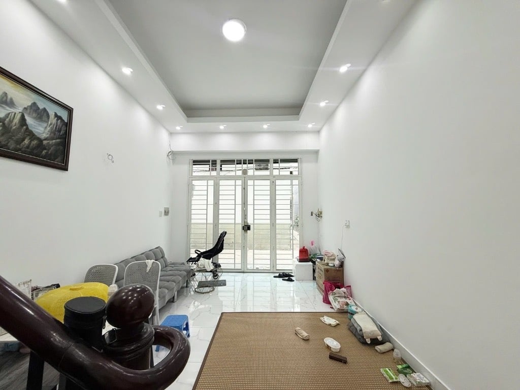 Bán Nhà Riêng Hẻm Lý Thái Tổ Q10!- Dt 3,8 x 9 - Chỉ 6,7 Tỷ