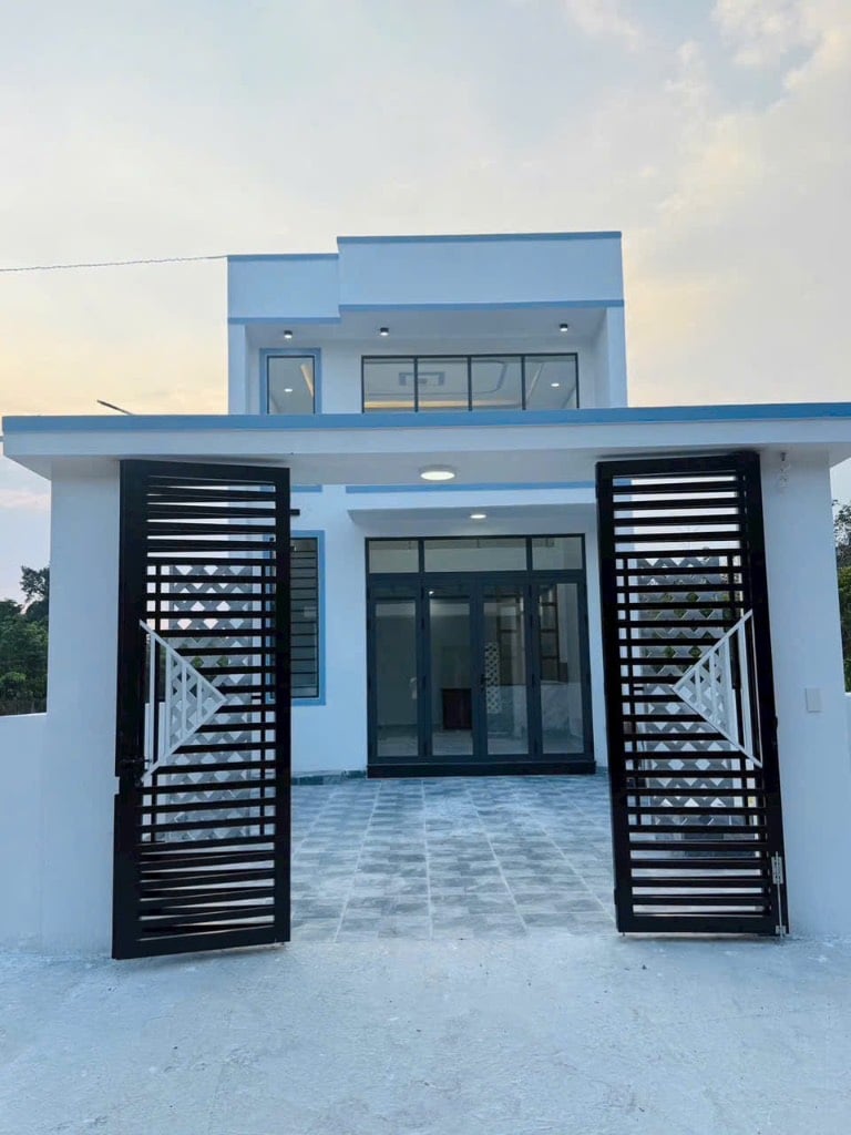 Chính chủ bán nhà Thới Hòa, Bến Cát, 1 trệt 1 lầu, 150m2 sát QL13, ở ngay, SHR