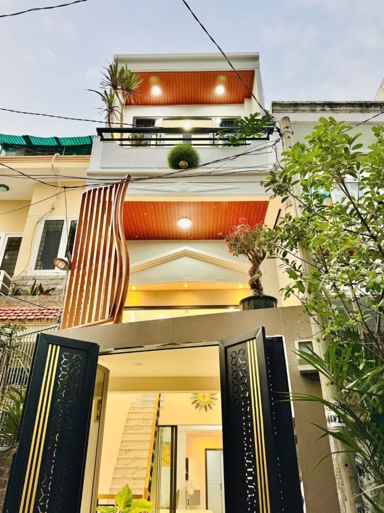 Bán nhà Lê Quang Định Bình Thạnh, diện tích 3,2 x 12m, hẻm xe tải, khu dân trí cao, chỉ 6,59 tỷ