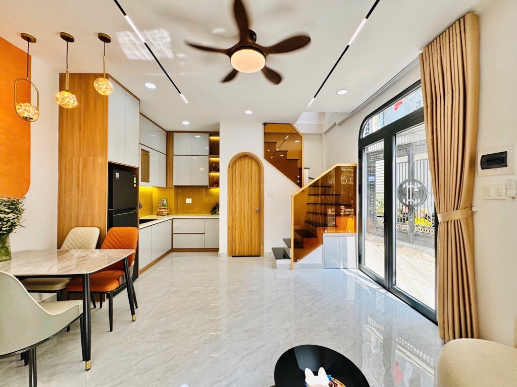 Sổ hồng chính chủ, công chứng trong ngày