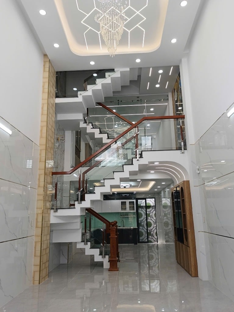 Bán nhà đường Tỉnh Lộ 10, Bình Tân, khu phân lô giáp Tên lửa, 59m2 5 tầng 4PN 5WC, thiện chí bán