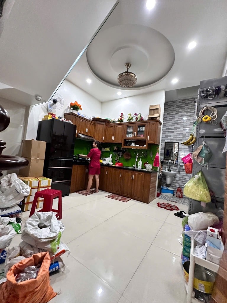 Bán nhà Đường số 18B Bình Hưng Hoà A Bình Tân, hẻm 7m, dt 69m2 5 tầng 5PN 4WC