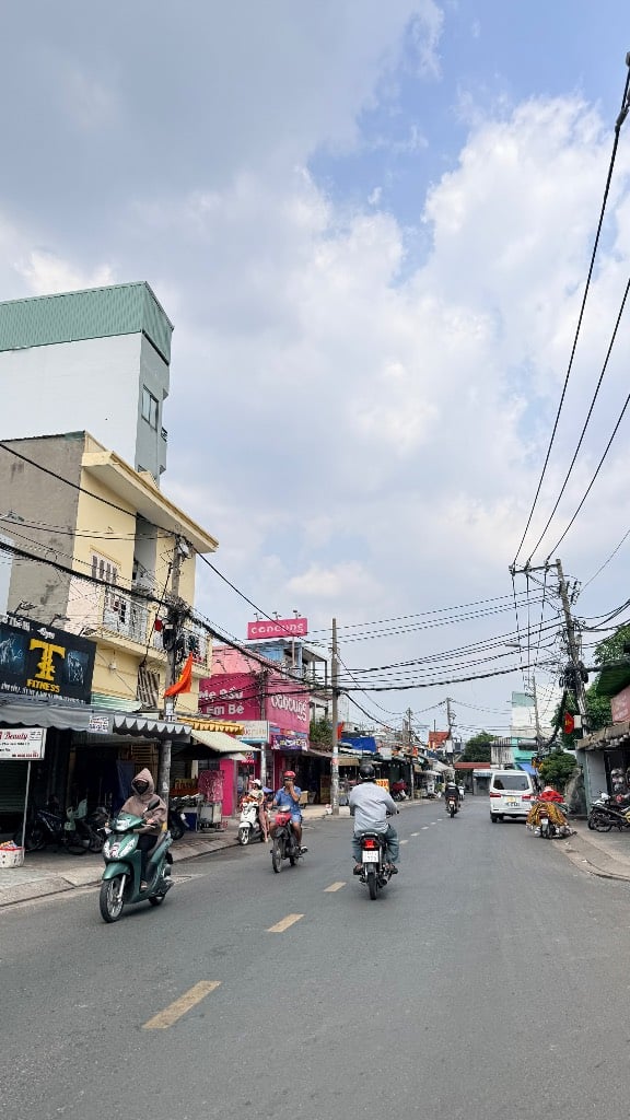 Bán tòa nhà đường Lê Đình Cẩn Bình Tân, hẻm 8m thông, dt 275m2, 5 tầng thang máy