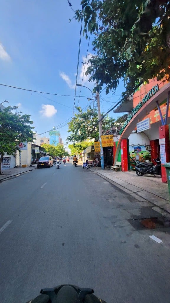 Nhà Mặt Tiền Kinh Doanh 413 Lê Văn Quới, 112m2 ( 5 .2 x 22 ) 3 tầng , Hai mặt tiền đường lớn