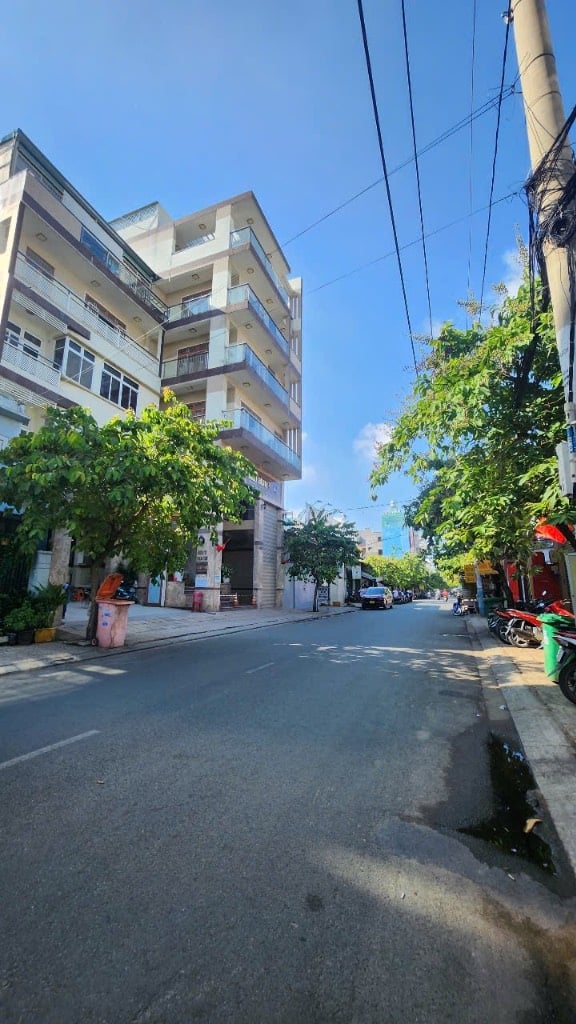 Nhà Mặt Tiền Kinh Doanh 413 Lê Văn Quới, 112m2 ( 5 .2 x 22 ) 3 tầng , Hai mặt tiền đường lớn