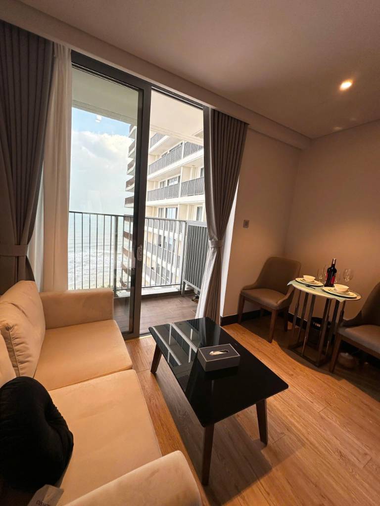 Bán căn hộ Wyndham Soleil Đà Nẵng 38m² studio, view biển Mỹ Khê, giá 3,5 tỷ