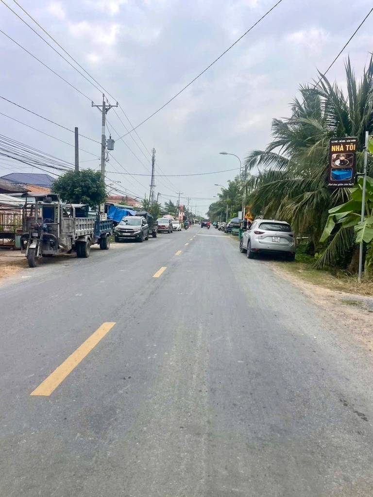 Bán đất mặt tiền DT816, Bến Lức, thuận tiện kinh doanh, không mồ mả, không quy hoạch, DT 8x35m thổ