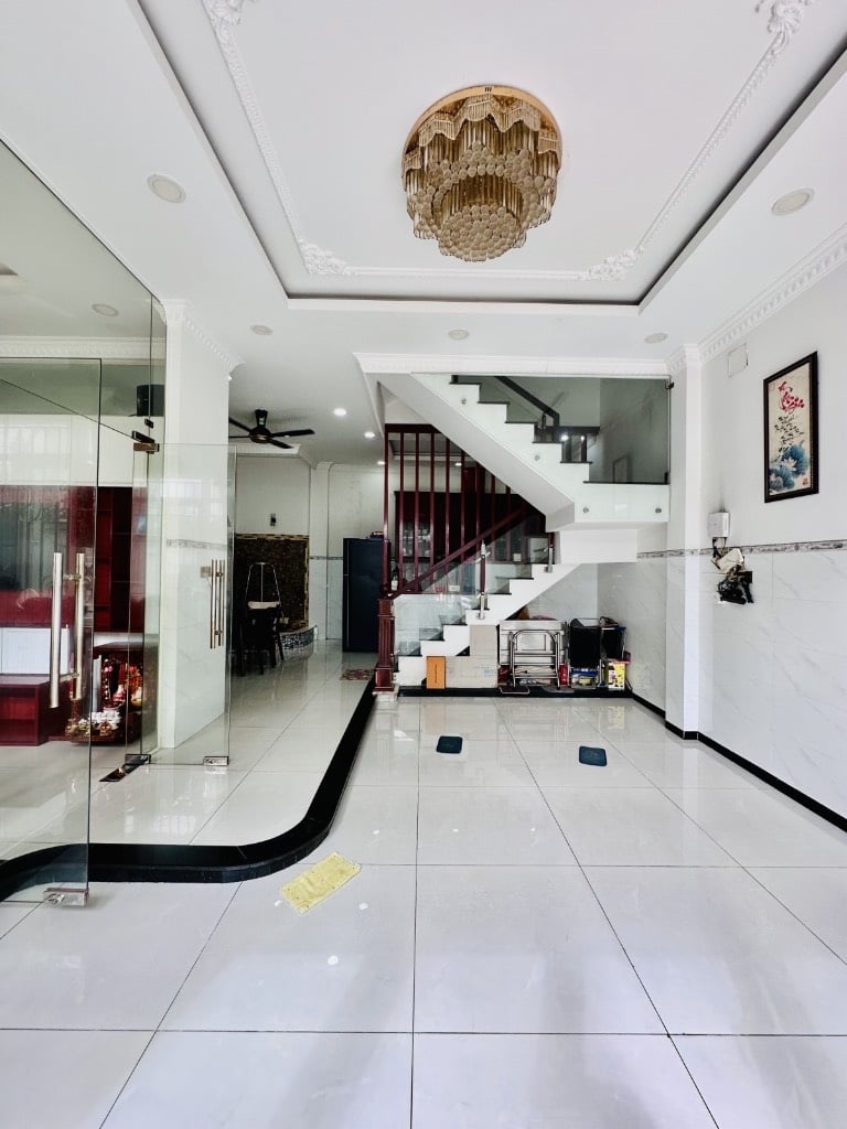 Bán gấp nhà hẻm xe hơi Lê Văn Quới, Bình Tân, 88m2 ngang 8x11m, 4 tầng 4PN, tặng nội thất