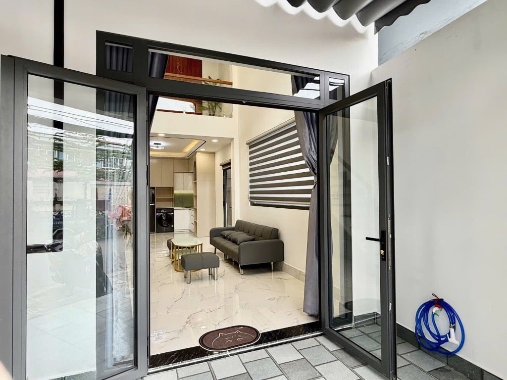 BÁN NHÀ MẶT TIỀN DƯƠNG BÁ TRẠC, QUẬN 8, DIỆN TÍCH 3,7 X 16M, CHỈ 8,3 TỶ