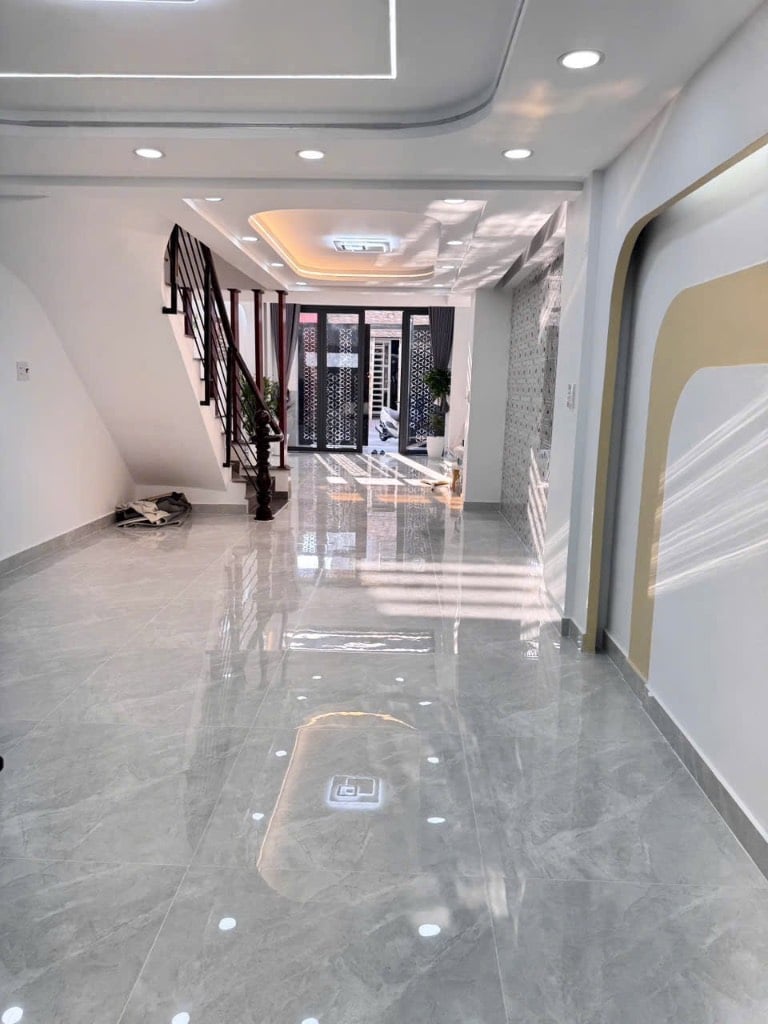 Bán nhà đường Chiến Lược Bình Tân, hẻm rộng 7m, 4 Tầng 5PN 5WC, có nội thất vào ở ngay