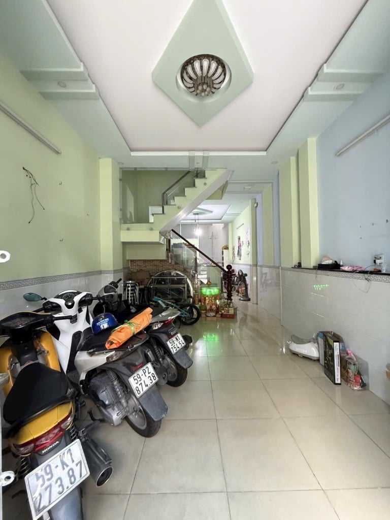 BÁN GẤP NHÀ KHU TÊN LỬA, AEON MALL BÌNH TÂN, 60M2 NGANG 4X15M, 4 TẦNG 4PN 4WC, CÓ THU NHẬP