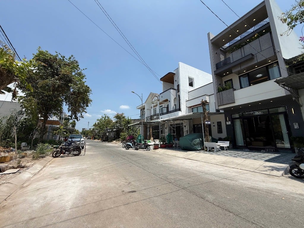 Nền đẹp sổ sẵn 80m2 tại Hồng Loan CT chỉ 3,199 tỷ thương lượng trực tiếp chủ. Hồng Loan-Cái Răng CT