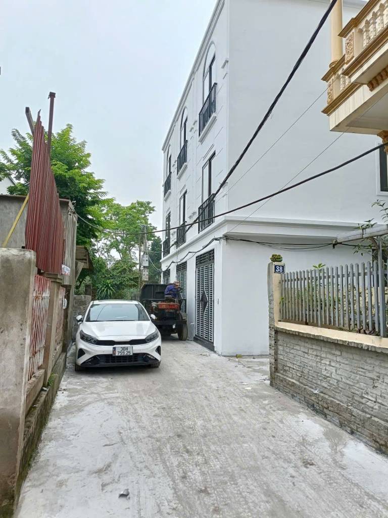 Lô góc 3Tầng*33m2, Ôtô tránh bagác trước cửa, ngay chợ, trường học, ngay cuối Đồng Mai, bx Yên Nghĩa