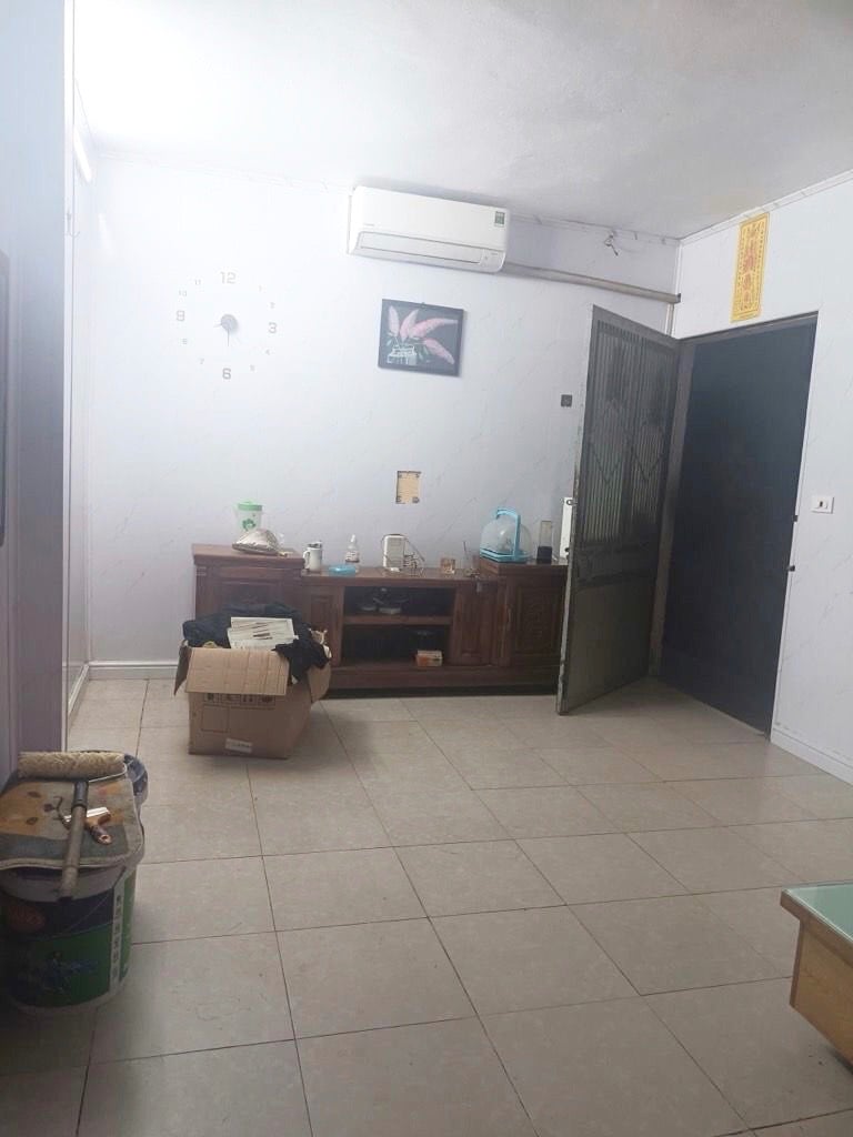 Bán nhà Định Công, Hoàng Mai 40m² 2 tầng, gần Kim Giang, gần phố, giá 2 tỷ