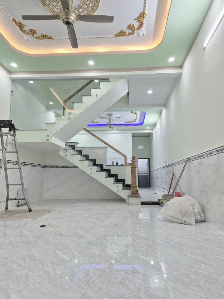 BÁN NHÀ MẶT TIỀN HƯNG LONG QUI ĐỨC, BÌNH CHÁNH, MÁI THÁI, DT 117M2 GIÁ 1 TỶ 070 TRIỆU