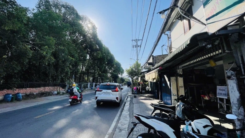 Nhà Mặt Tiền Kinh Doanh Đường Lê Thị Hoa Gần Chợ Khiết Tâm DT: 4,3 x 35 xây Dựng 8tầng