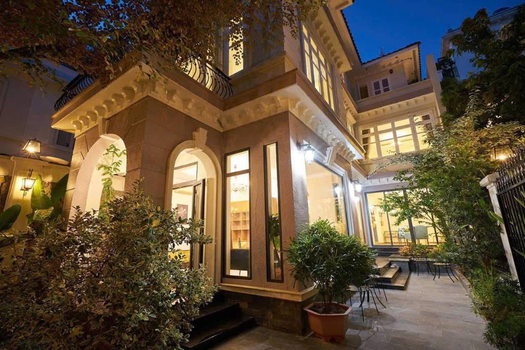 BÁN BIỆT THỰ KĐT CIPUTRA TÂY HỒ. 300M2 - 4 TẦNG. MT 10M.