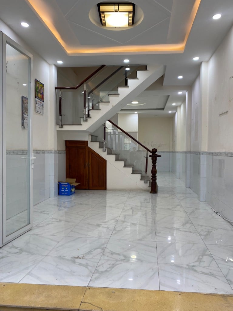 Nhà 2 tầng cạnh chợ Tân Mỹ; 55m2 2PN đối diện Lâm Văn Bền; liền kề Phú Mỹ Hưng; không quy hoạch