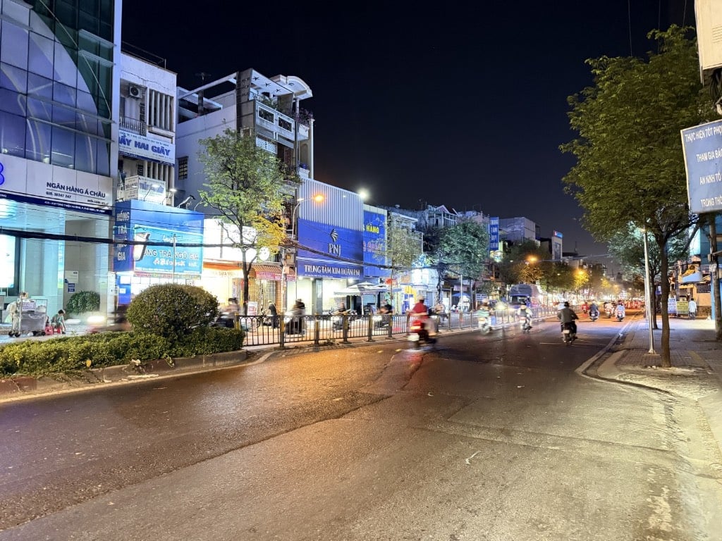 TÙNG THIỆN VƯƠNG Q8 – 27M² – 1T1L – HẺM 3 GÁC THÔNG – SÁT MT – CHỈ 2.38 TỶ TL