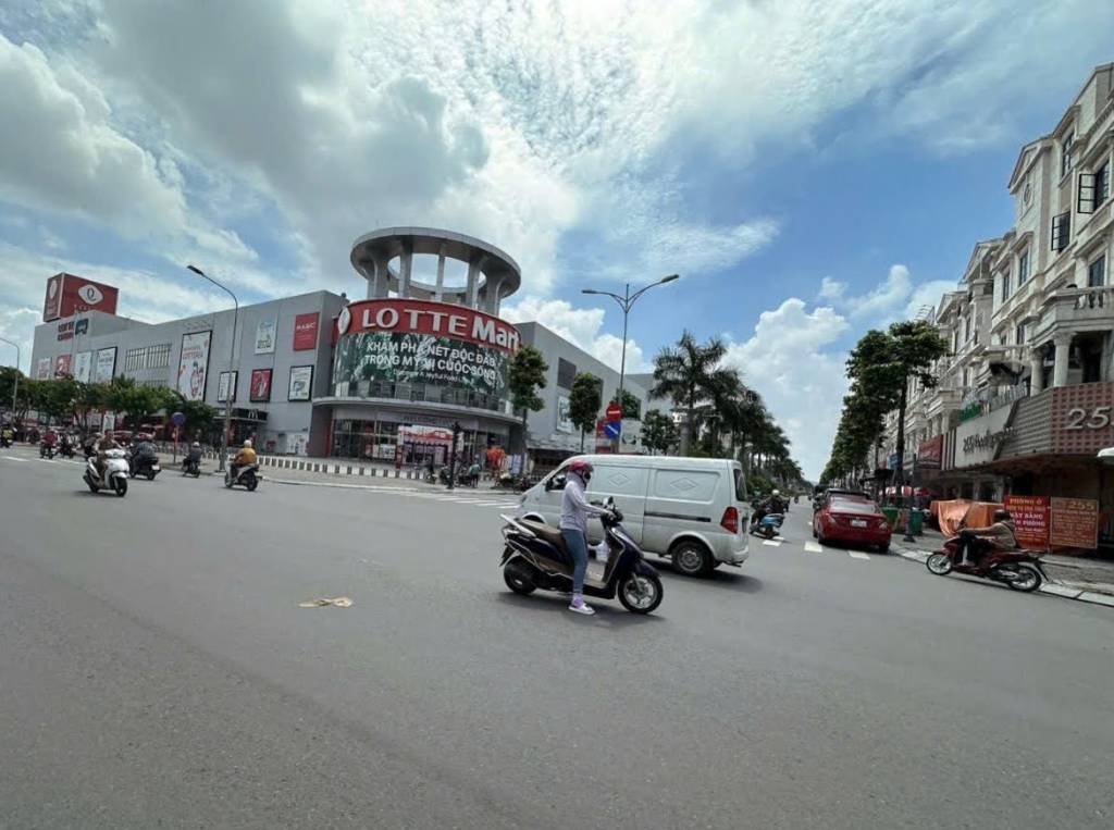 Bán nhà Nguyễn Văn Lượng, Gò Vấp, hẻm xe hơi sat MTtiện KD , 4x20, sổ vuông đẹp, 8.4 tỷTL